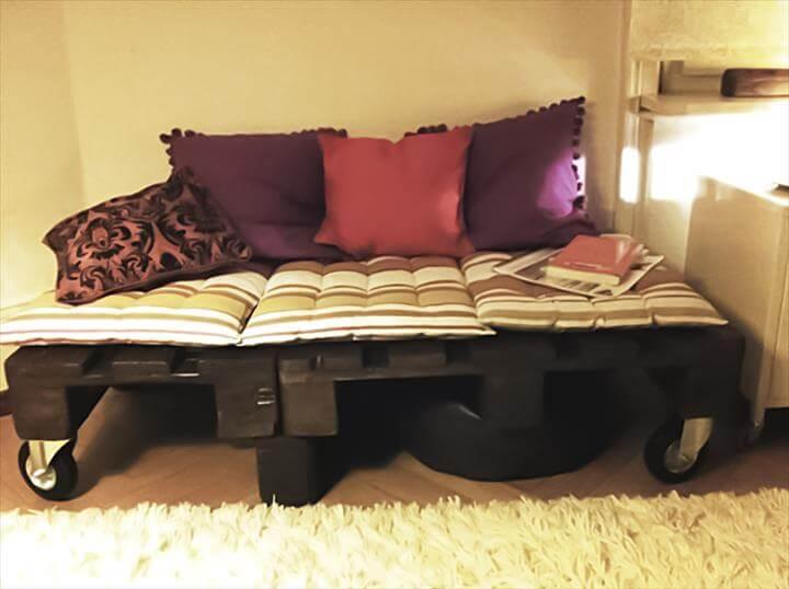 upcycled pallet daybed with wheels