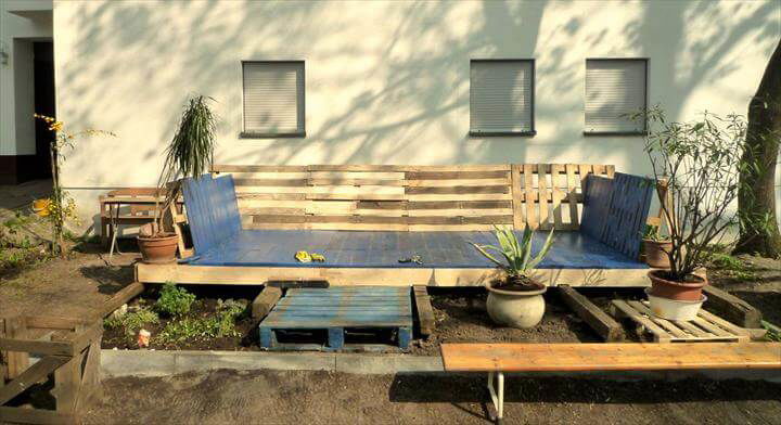 DIY Pallet Deck Furniture to Rock your Outdoor - Easy Pallet Ideas