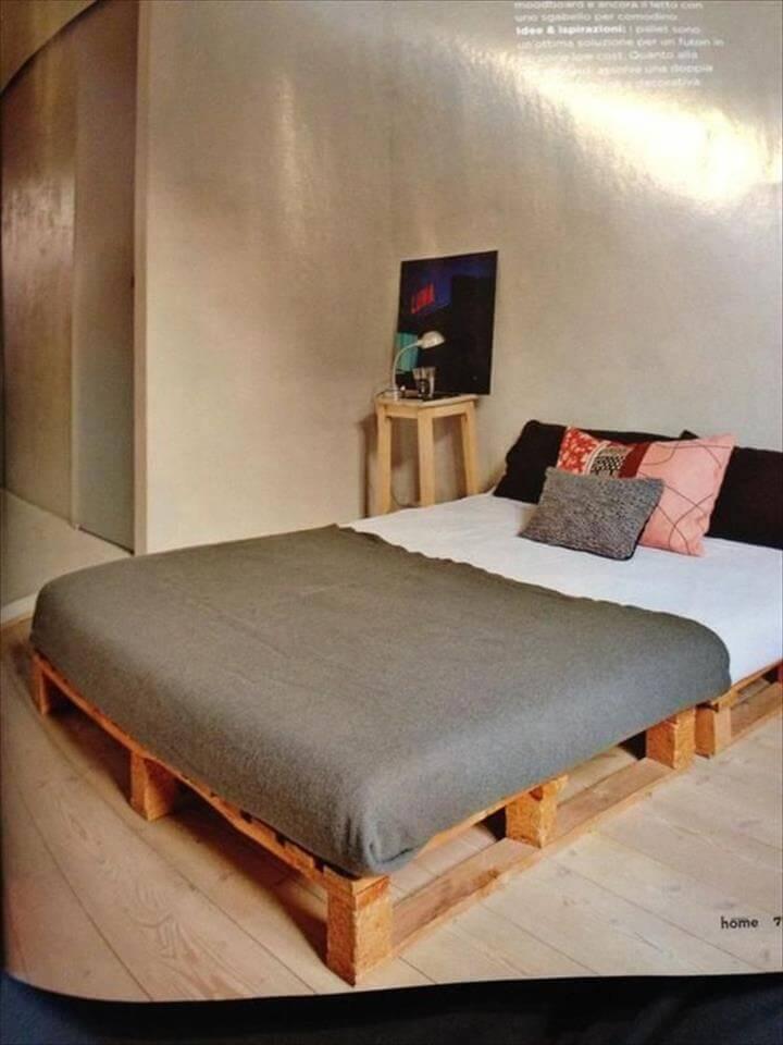 Diy Recycled Pallet Bed Frame Designs, What Size Pallets Do I Need For A Queen Bed