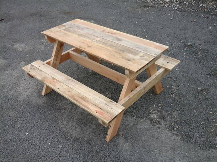 wooden pallet picnic table