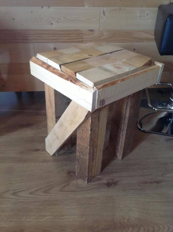 wooden pallet sitting stool