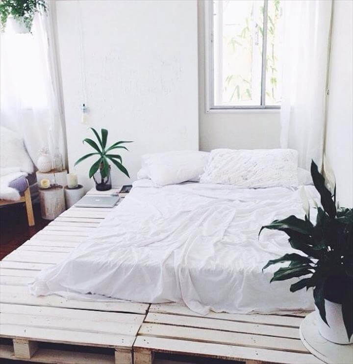 shabby chic whtie pallet platform bed