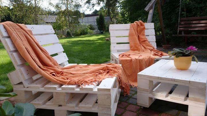 recycled pallet outdoor loungers with table