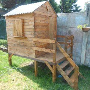 reclaimed pallet playhouse