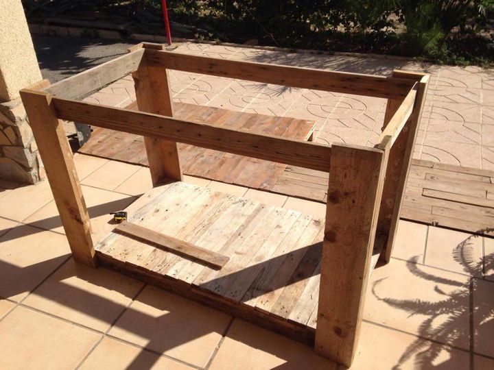 easy diy pallet dog house