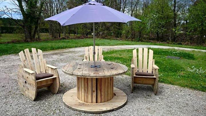 Pallet And Cable Spool Dining Table With 4 Chairs Easy Pallet Ideas