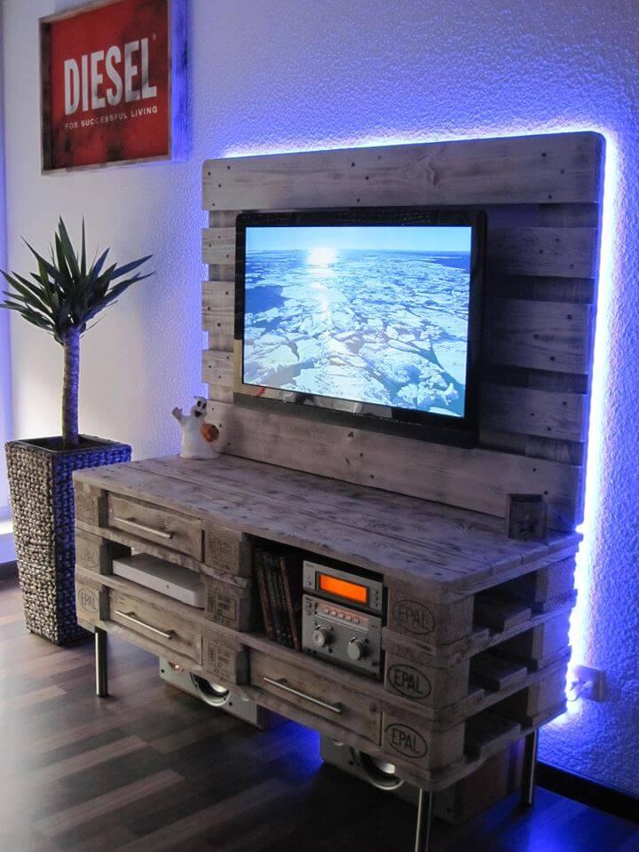 Pallet Media Console - DIY TV Stand - Easy Pallet Ideas