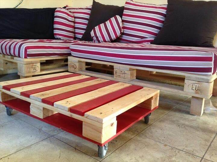 recycled pallet sofa and coffee table