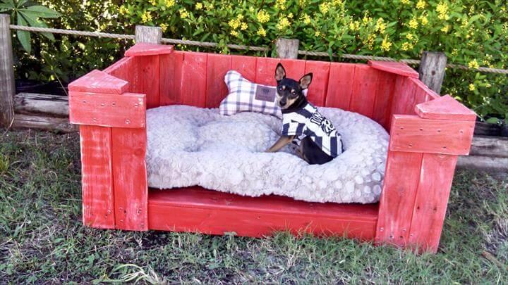 repurposed pallet dog bed