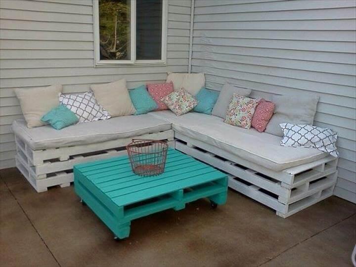 repurposed whole pallet corner sofa