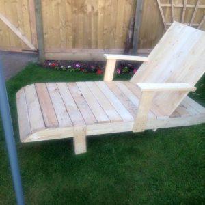 recycled pallet lounger