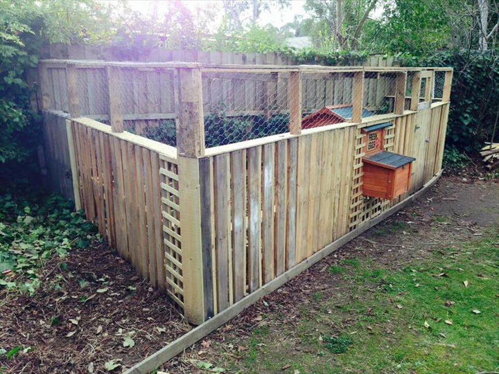 Diy Pallet Chicken Coop Or Hen House Easy Pallet Ideas