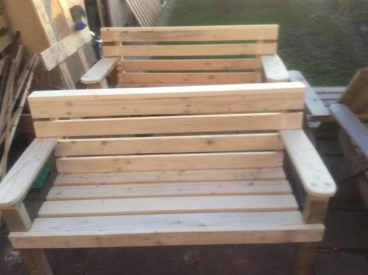 Wooden Pallet Garden Benches Easy, How To Make A Wooden Bench Out Of Pallets