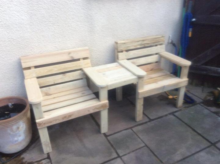 reclaimed pallet double chair patio bench