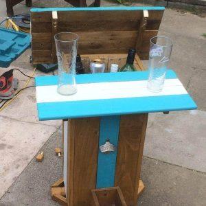 repurposed painted pallet side table with inside ice bucket