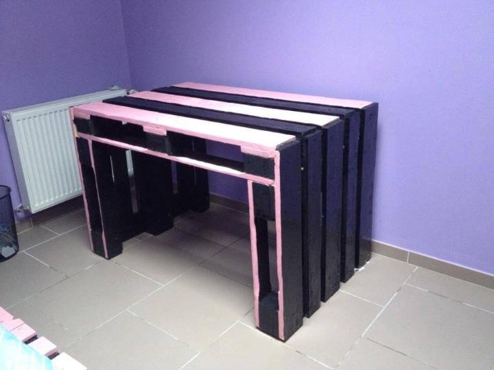 upcycled pallet black and pink table