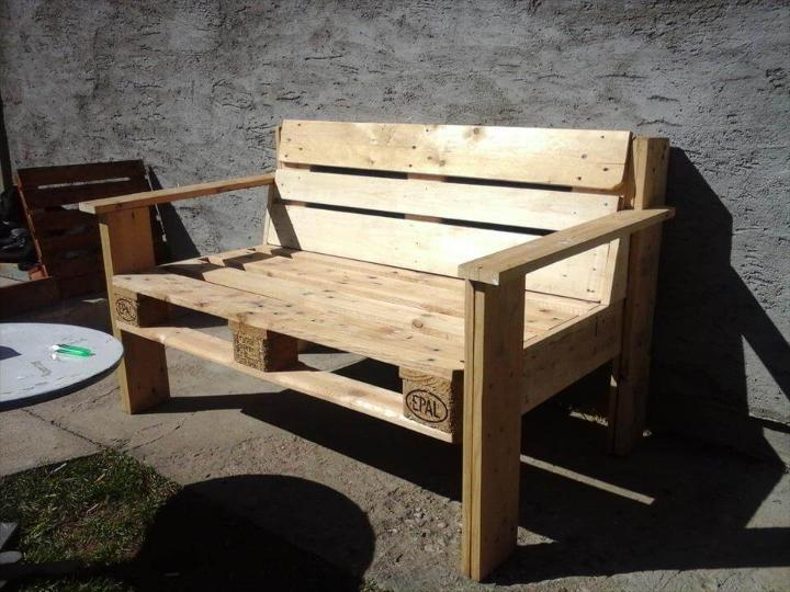 repurposed pallet bench