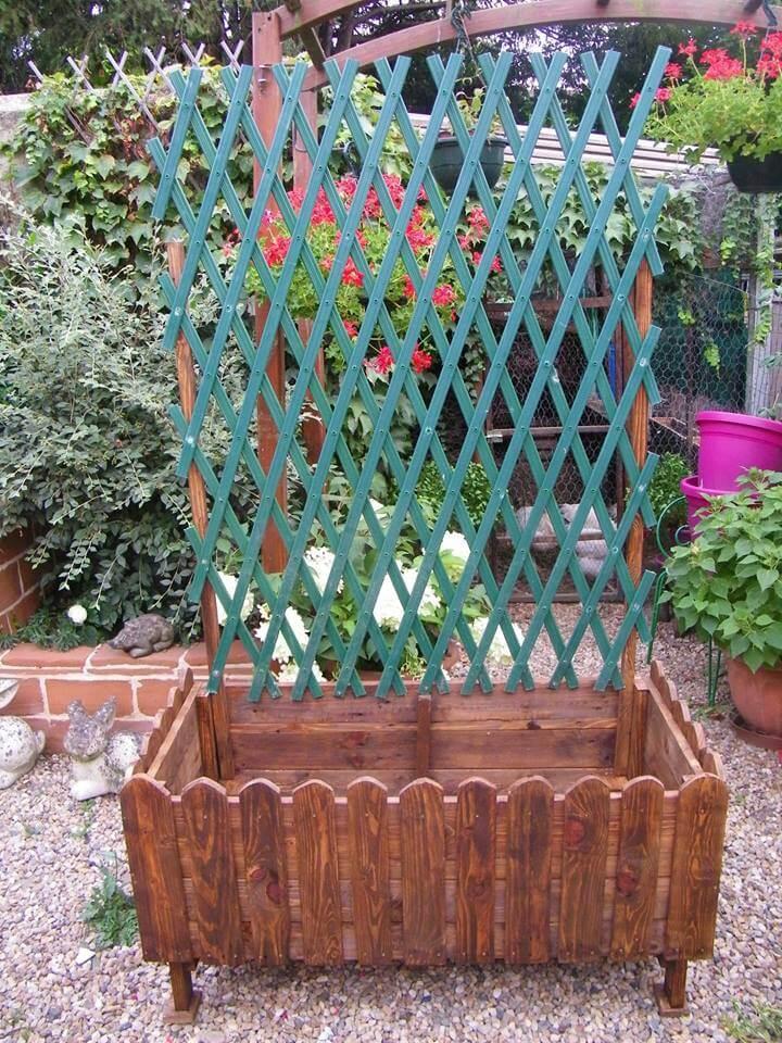 repurposed pallet planter with trellis