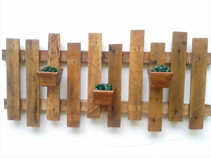 Rustic Pallet Wall Hanging Planter - Easy Pallet Ideas