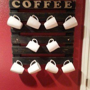 Reclaimed pallet coffee mug holder unit