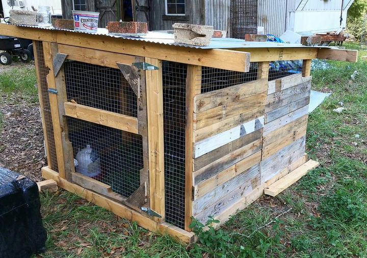 Reclaimed Pallet Chicken Coop Easy Pallet Ideas