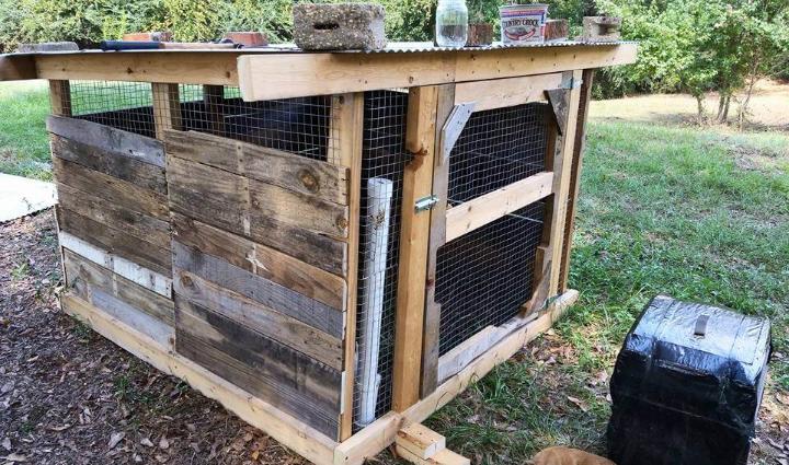 upcycled wooden pallet chicken coop
