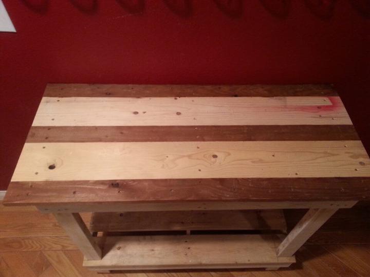 upcycled pallet entryway or hallway table
