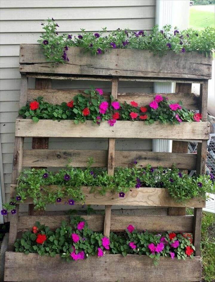 no-cost pallet vertical garden planter