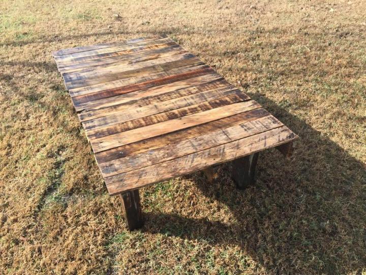 ultra rustic pallet coffee table