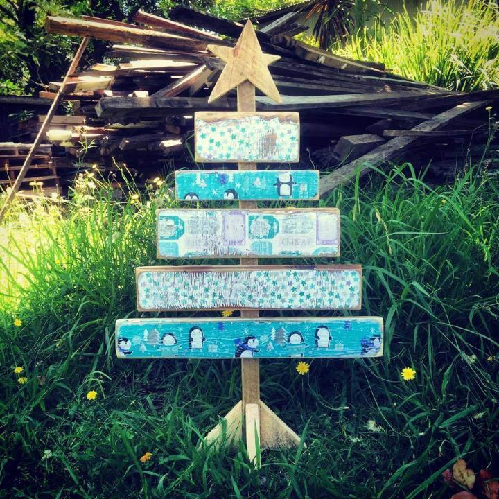 recycled pallet tree decor