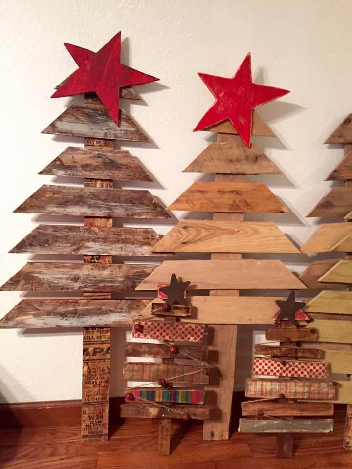 wooden pallet tree with red star accents