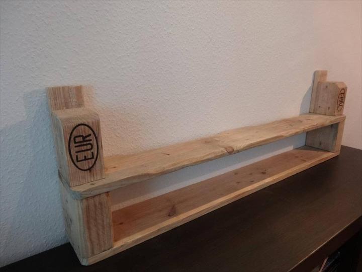 wooden pallet shelf