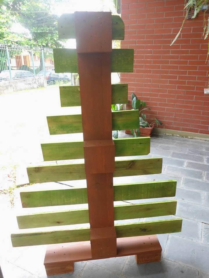 painted pallet tree