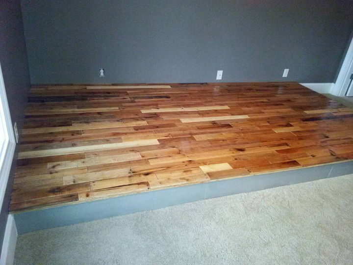 Diy Pallet Flooring At No Cost Easy Pallet Ideas