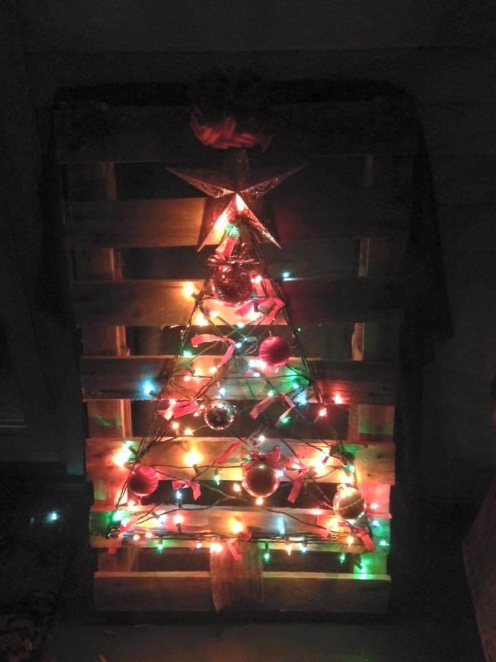 handmade wooden pallet tree with lights