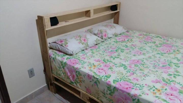 wood pallet bed