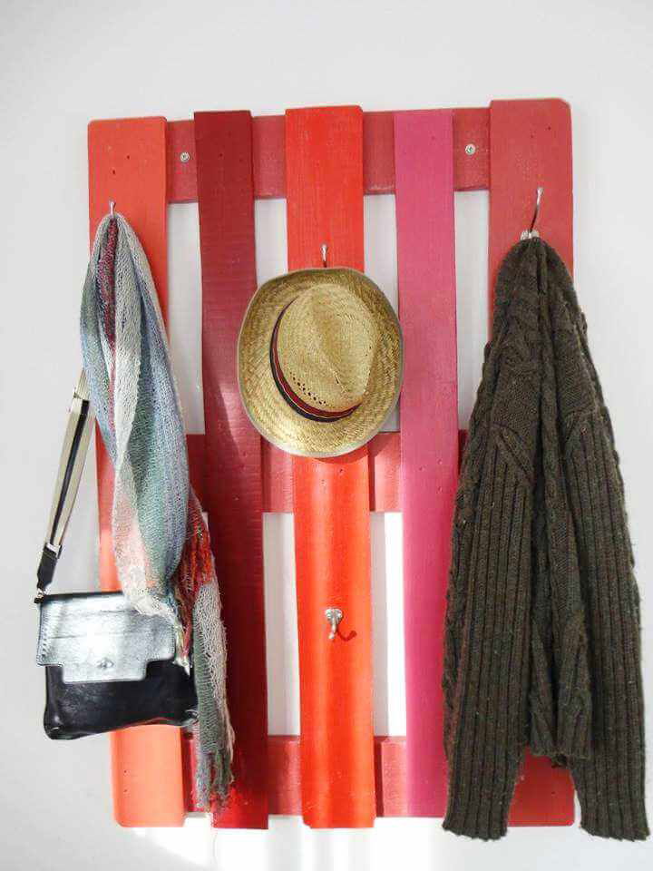 wooden pallet hallway coat hanger