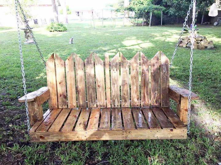 upcycled wooden pallet swing