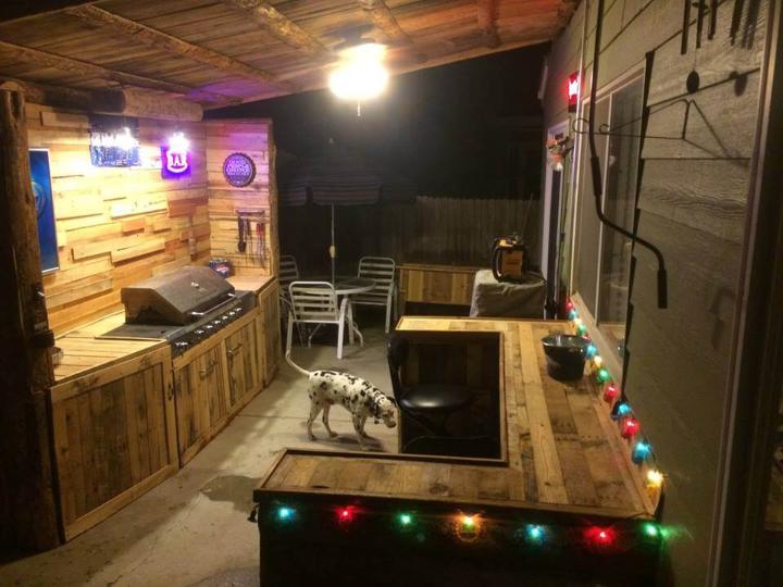 recycled pallet outdoor kitchen