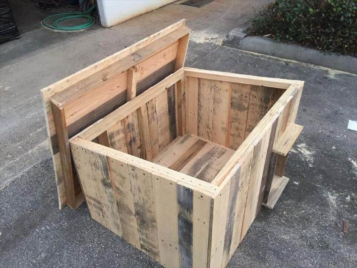 pallet dog house