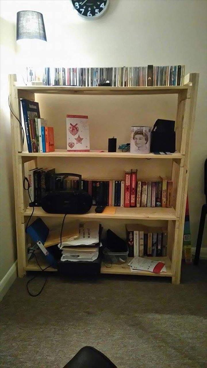 repurposed wooden pallet bookshelf