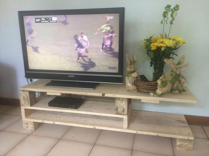 pallet-TV-stand