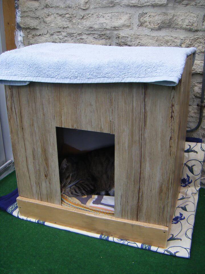 wooden pallet cat house