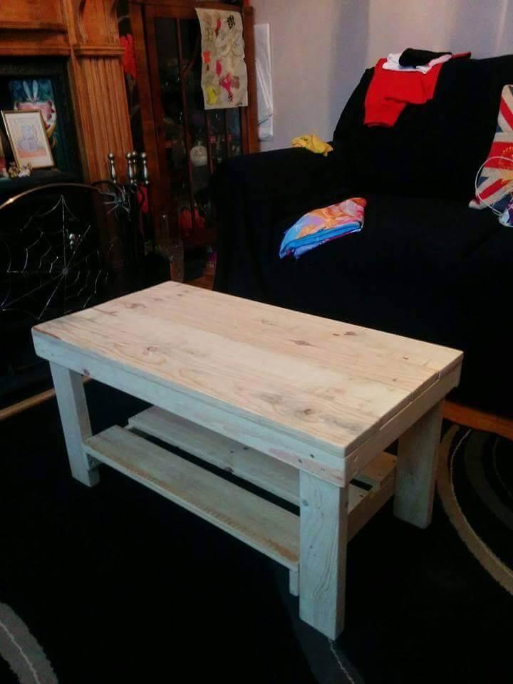 repurposed wooden pallet coffee table