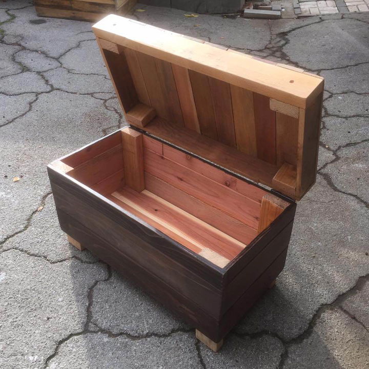 repurposed pallet jewelry box