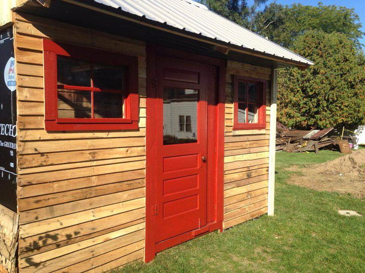 Make Your Own Pallet Shed or Pallet Cabin - Easy Pallet Ideas