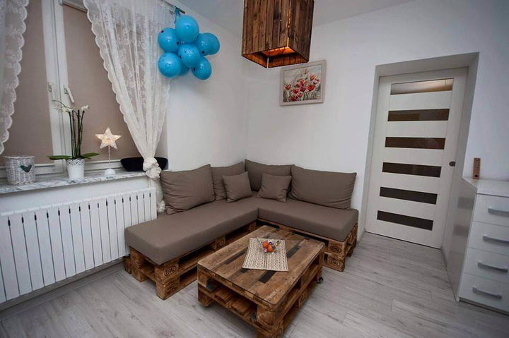 low-cost wooden pallet sectional sofa