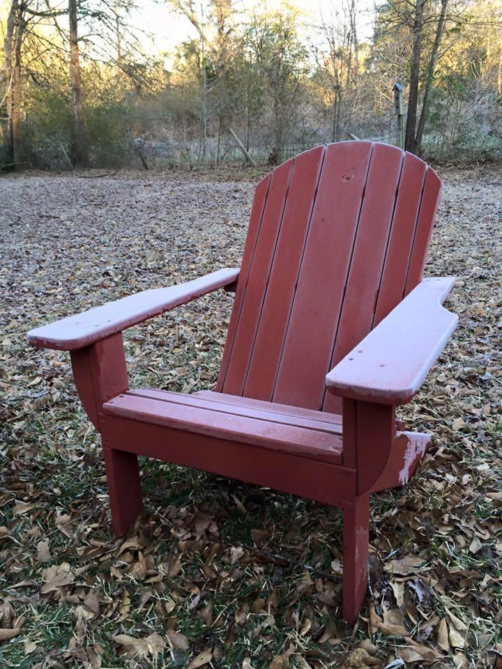 Adirondack chair made of pallets