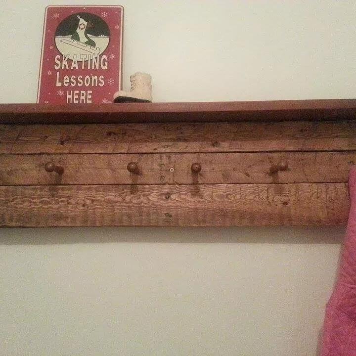 no-cost wooden pallet display shelf