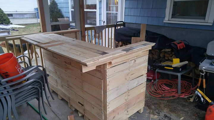 Wooden Pallet Sectional Bar Table Easy Pallet Ideas